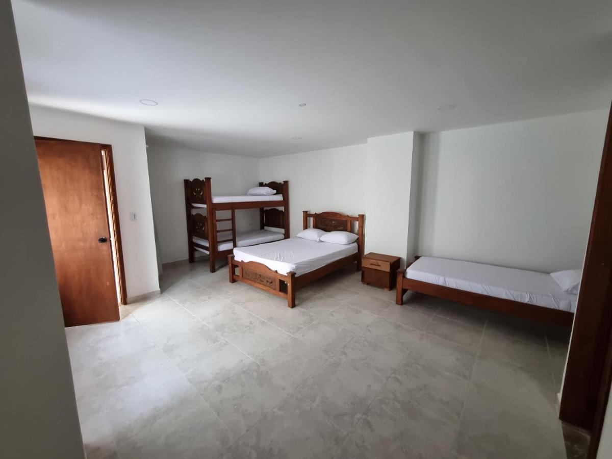 Hotel Antonella Plaza Пинчоте Экстерьер фото