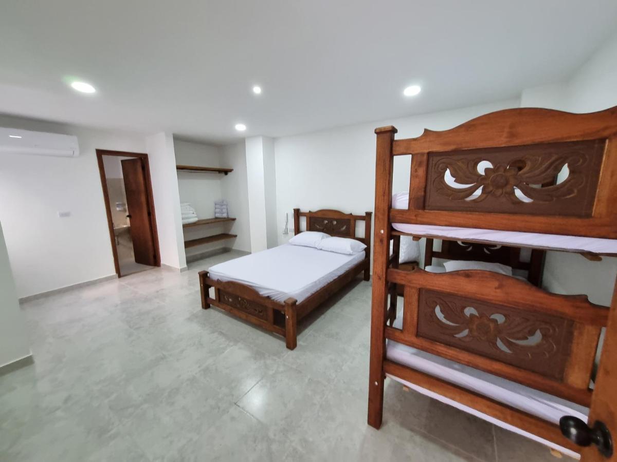 Hotel Antonella Plaza Пинчоте Экстерьер фото